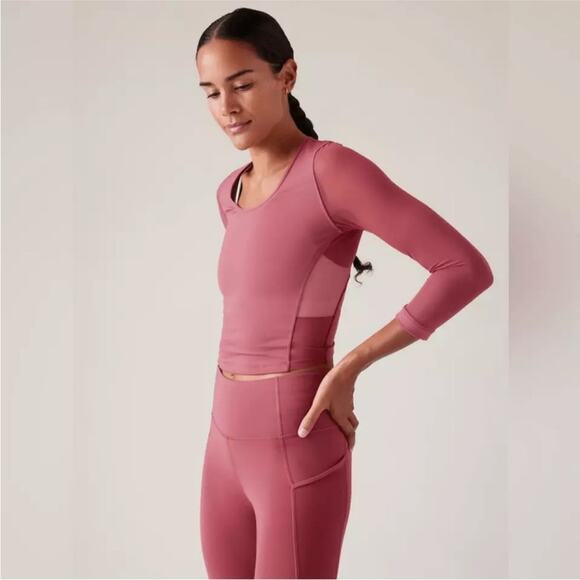 NWT Athleta Pacer Mesh Athletic Long Sleeve Cropped Top Medium "Berry Rose" - Picture 1 of 12